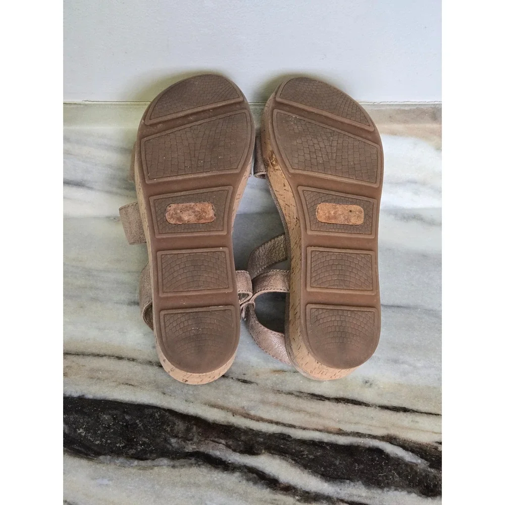 Lucca Lane Womens‎ Metallic Taupe Leather Cork Platform Wedge Sandals Size 6